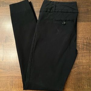 The Limited Dress Pants, Black Size 2. Skinny, ankle length.